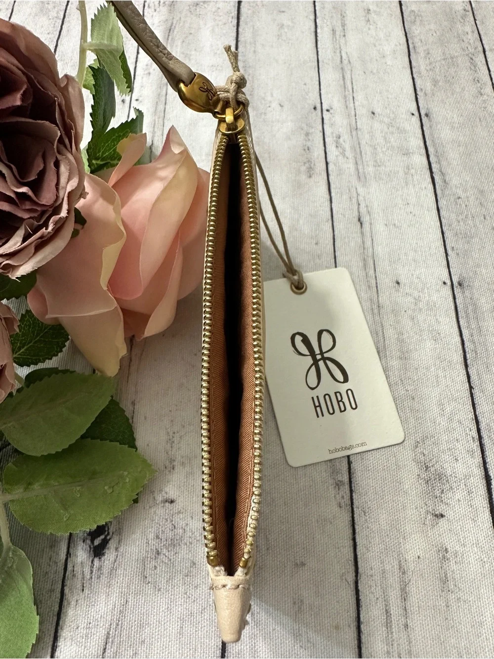 NWT HOBO Carte Card Case